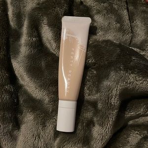 Fenty beauty pro filter, hydrating long wear foundation